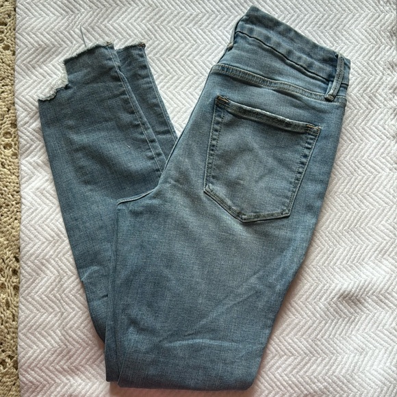 GOOD AMERICAN ripped skinny jean - Picture 1 of 4